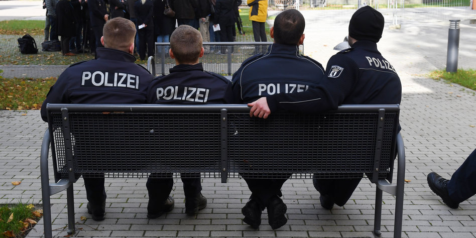 Sieg-Heil-Rufe von Polizeischülern: Trotzdem befördert worden