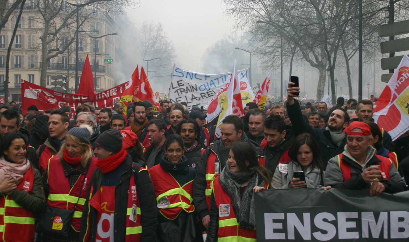 Frankreich: Massenproteste gegen Macrons Austeritätskurs
