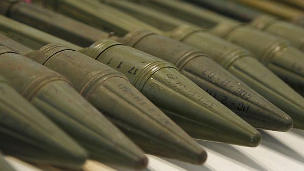Für welchen Zweck erwerben die USA tausende MGs und Granatwerfer aus der Ukraine?
