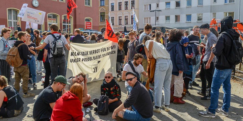 Nach AfD-Demo in Köln-Kalk: Pkw fährt in Menschengruppe – weil sie protestierten?