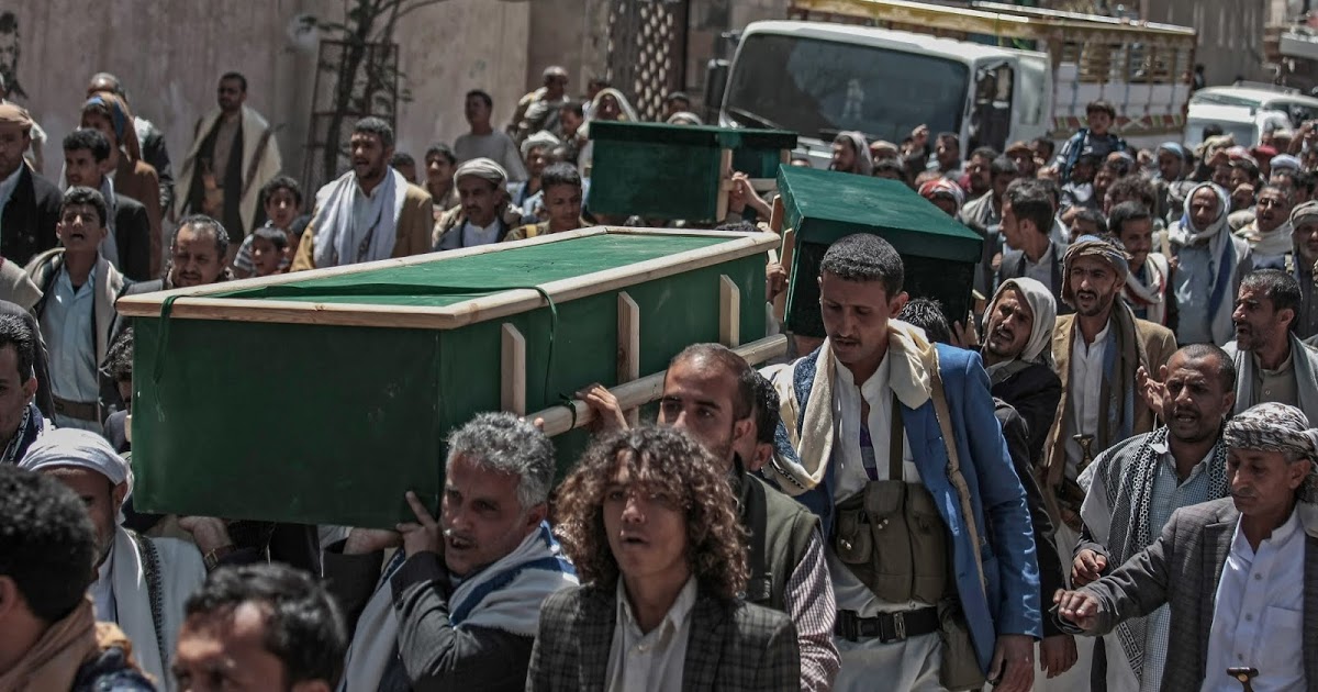 Menschen im Jemen wünschten, sie wären abgebrannte gotische Kathedrale