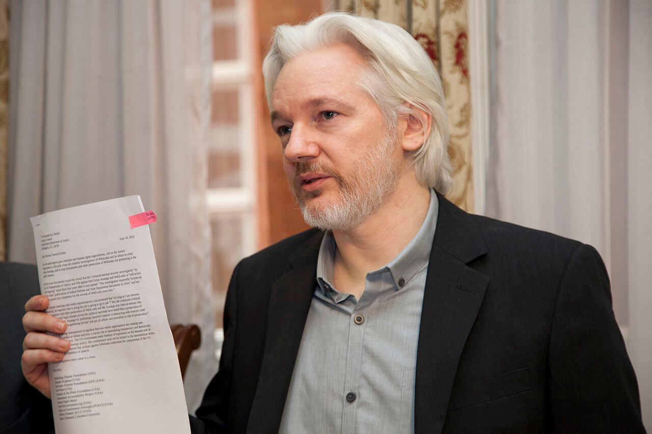 Entlarvung aller Verleumdungen von Julian Assange