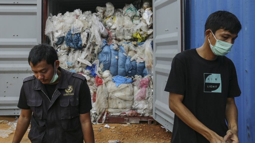 Kontamination mit Giftstoffen: Indonesien schickt Plastikmüll nach Deutschland zurück - SPIEGEL ONLINE - Wirtschaft