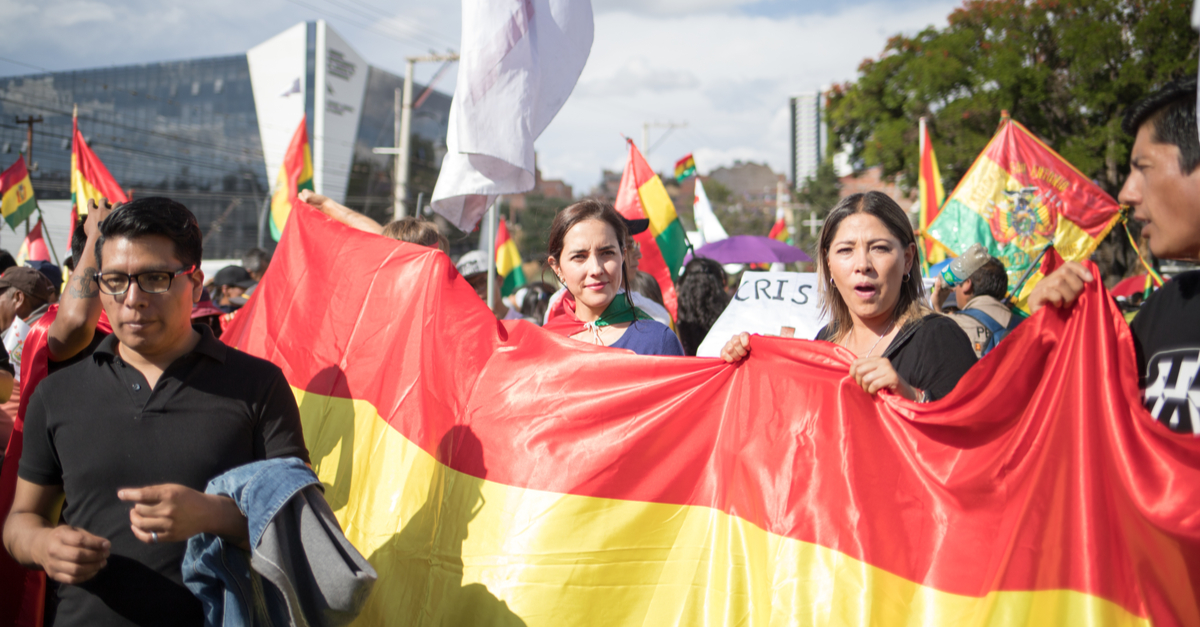 Putschversuch in Bolivien – Mit Heiligem Kreuz, Schlägertrupps und Straßensperren nötigen Konservative Evo Morales zum Rücktritt
