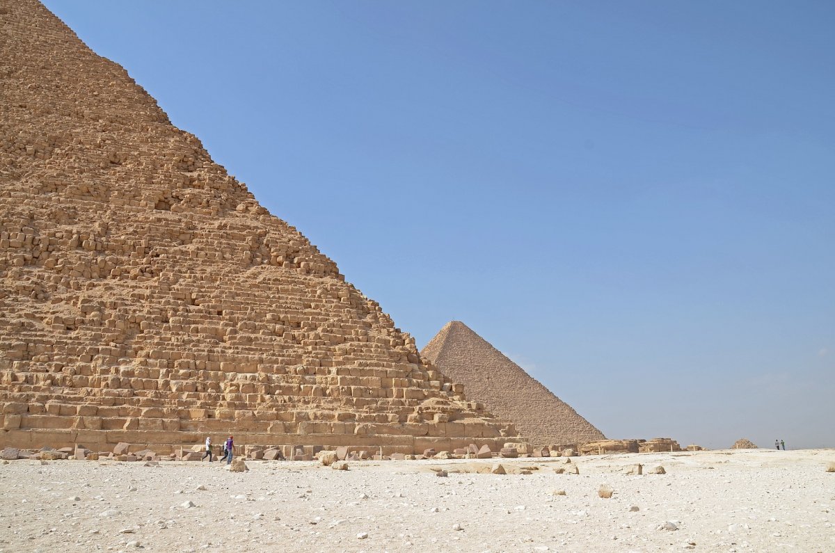 Die unsichtbaren Pyramiden von Pecunia