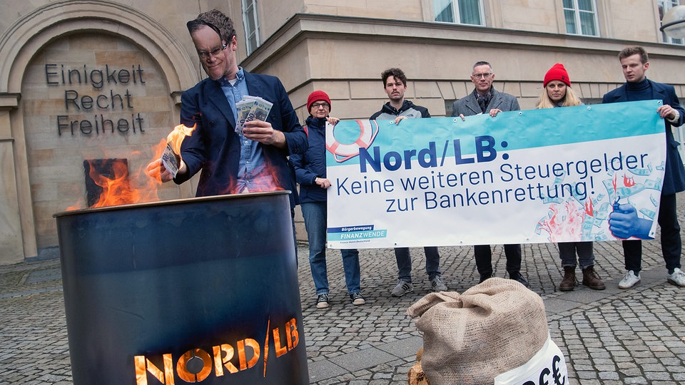 Nord-LB-Rettung: Gesetz im Landtag von Sachsen-Anhalt eingebracht | MDR.DE