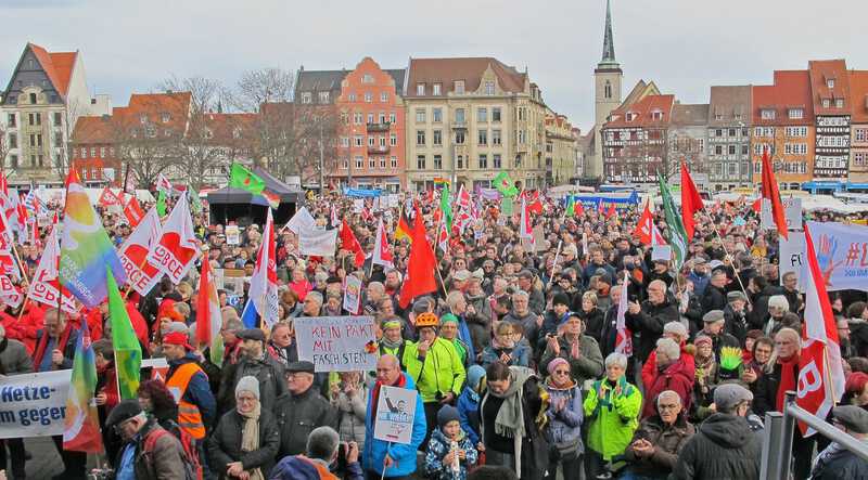 Kundgebung auf dem Erfurter Domplatz