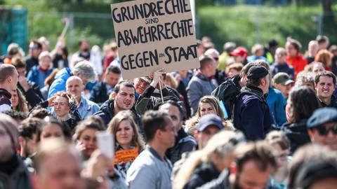 Demo gegen Corona-Einschränkungen in Stuttgart
