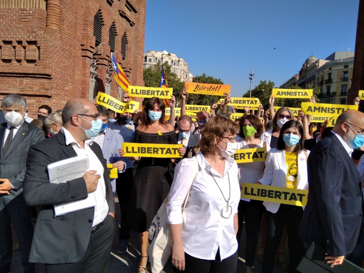 Spanien sperrt mit erfundenen Anschuldigungen unliebsame Politiker weg