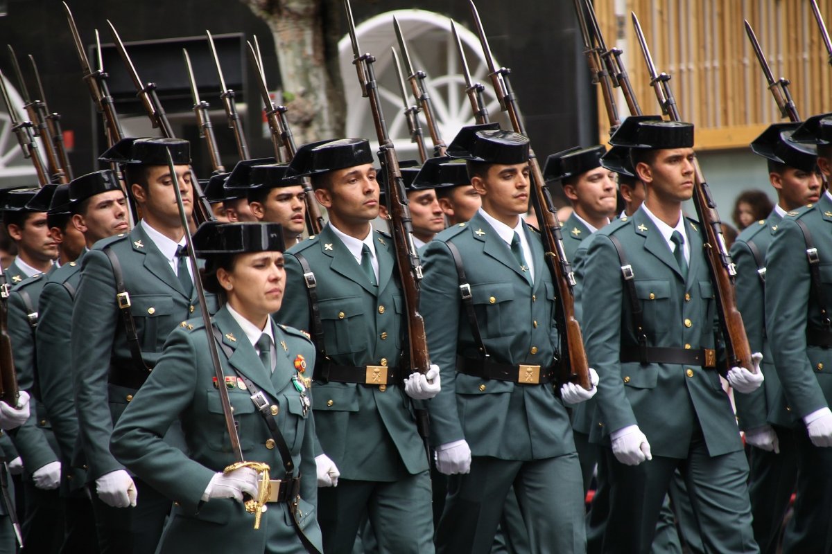 Hochrangige spanische Militärs träumen davon, “26 Millionen Hurensöhne zu erschießen”