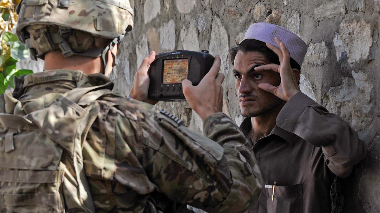Biometrische Daten: In Afghanistan könnte wahr werden, wovor Datenschützer immer warnen