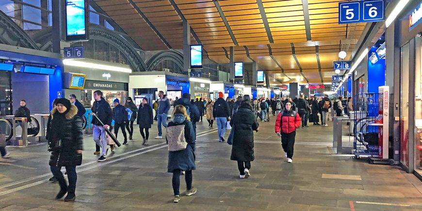 Bahnhof Basel SBB: Die «Personenbewegungsdaten» werden mit «Kassendaten der Shops» verknüpft (SBB-Vorgaben an Lieferanten) (Bild: Remo Leupin)