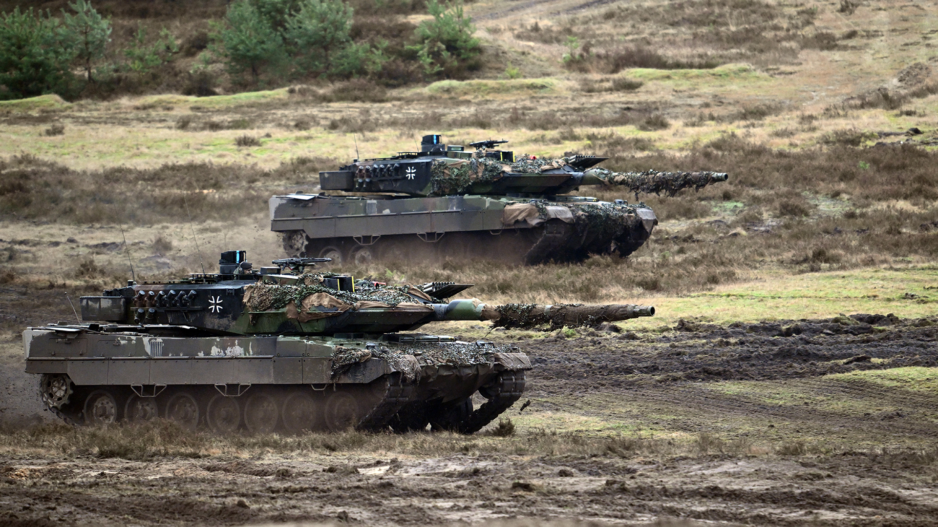 Ukrainische Soldaten schließen Ausbildung am “Leopard 2”-Panzer ab