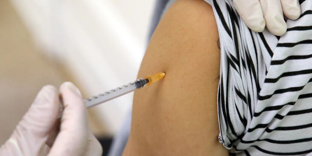 Führen Corona Impfungen zu einer höheren Sterblichkeitsrate?