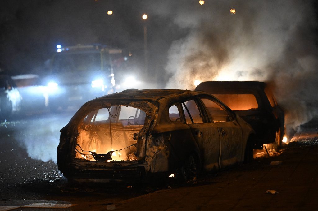 Bandenkriege in Schweden: Vier Sprengstoff-Anschläge in einer einzigen Stunde - Apollo News