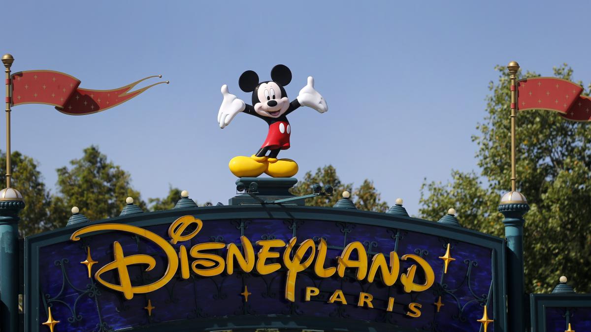 Disneyland statt Parlament – Zug mit EU-Abgeordneten verfährt sich - WELT