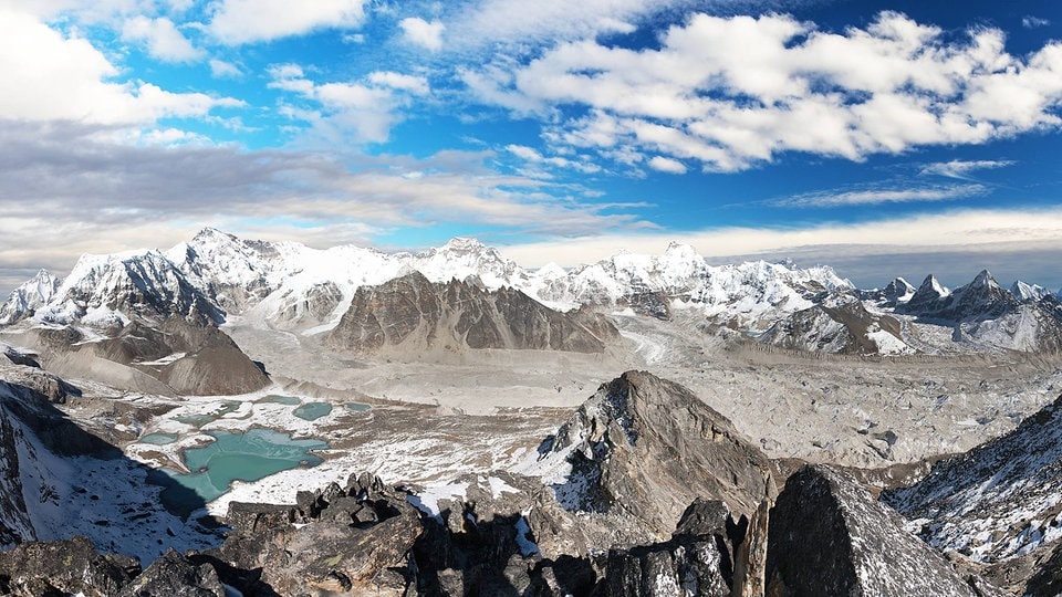 Corona-Lockdown 2020 ließ Himalaya-Gletscher weniger schmelzen | MDR.DE