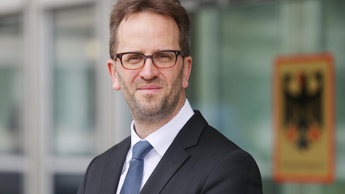 Netzagentur-Chef Müller: Forderung nach mehr Regulierung bei Online-Plattformen - WELT