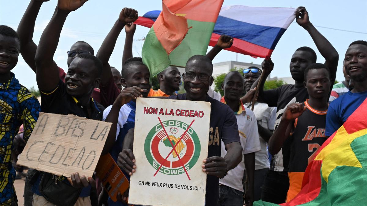 Ecowas: Putschisten von Niger, Mali und Burkina Faso treten aus Bündnis aus - WELT