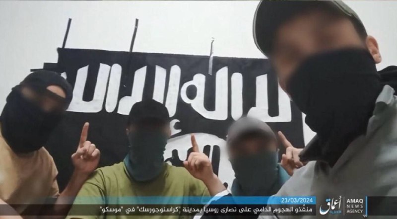 Die “Islamisten” des Moskau-Anschlages zeigen im Bekennervideo den Tauhid-Finger mit der linken Hand