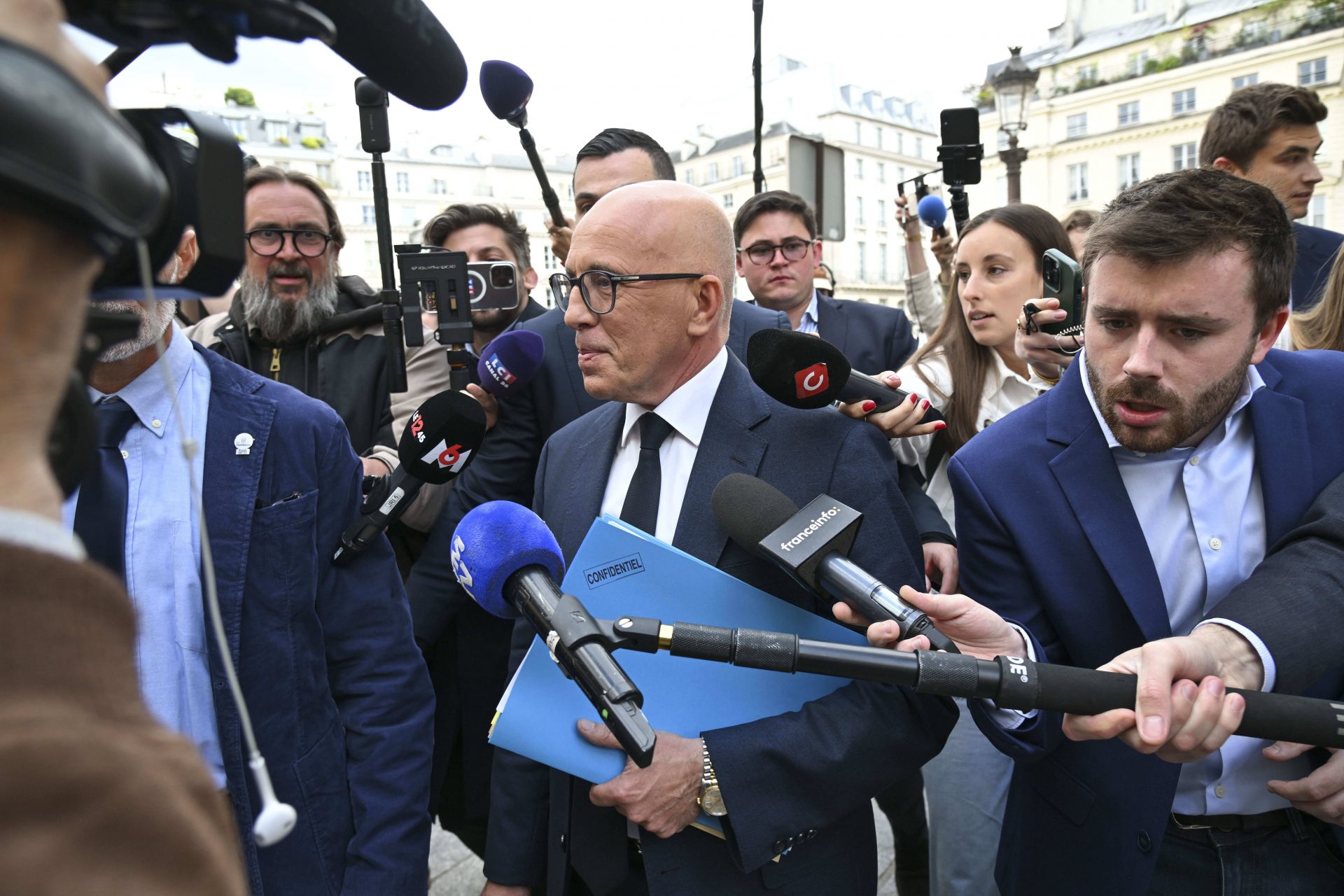 Nach geplantem Pakt mit Le Pen: Frankreichs Republikaner schließen eigenen Parteichef aus - Apollo News