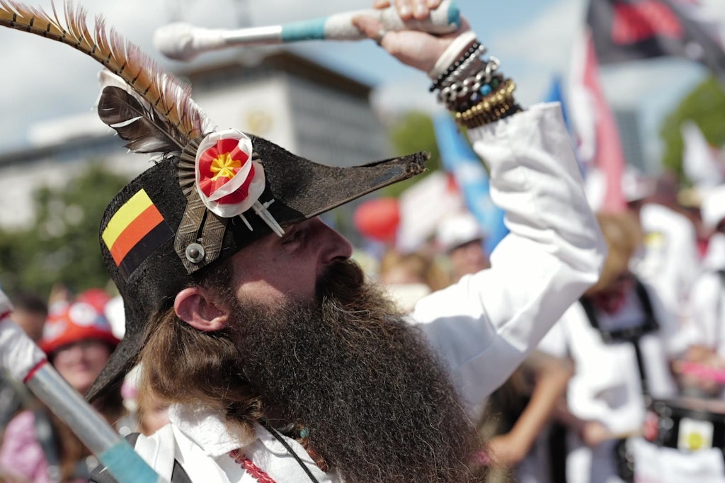 „Querdenker“ protestieren wieder in Berlin: Wo John Lennon auf die AfD trifft