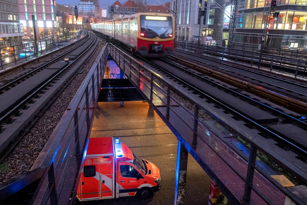 Wie Berlins Feuerwehr den Ausnahmezustand im Rettungsdienst löst: Sie erfindet ein neues Wort