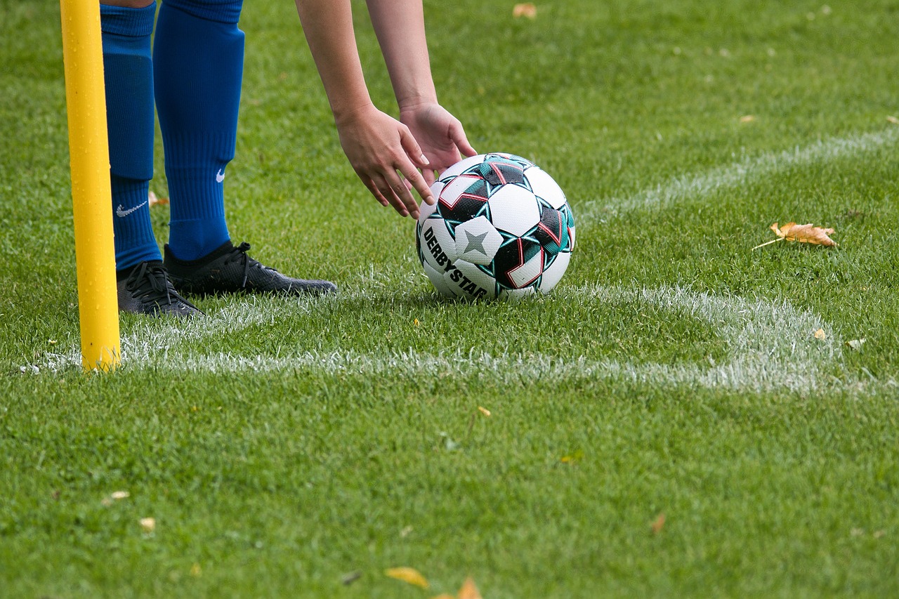 Nach mehreren Gewaltvorfällen: Fußballverband sagt alle Jugendspiele ab - Apollo News