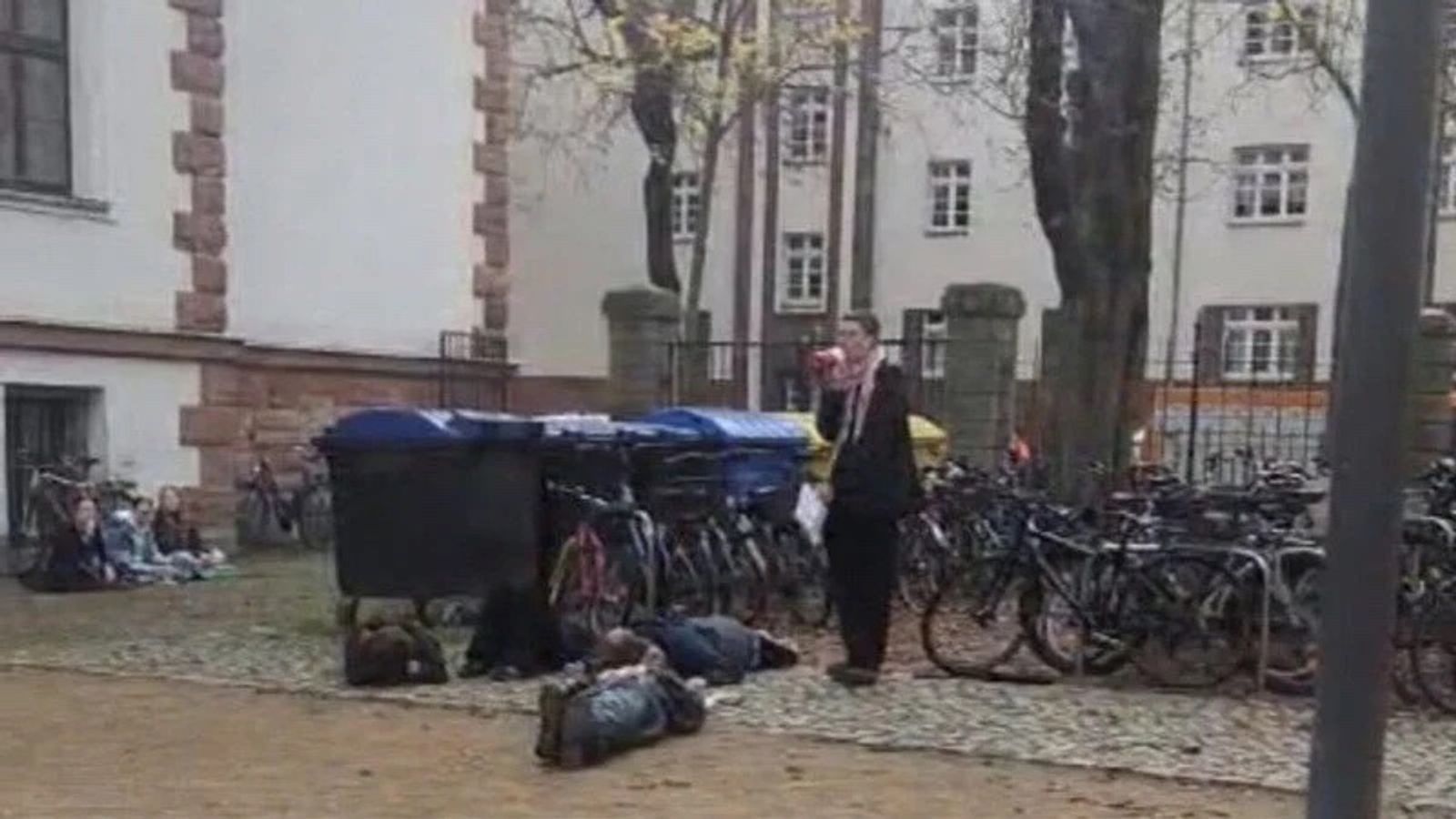 Schüler protestieren gegen Bundeswehr-Besuch an Leipziger Gymnasium