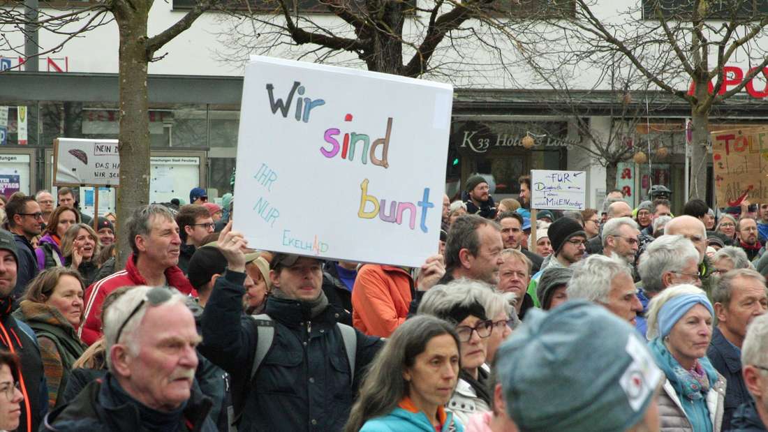 Nach Anschlag in München: Betonpoller sollen „Penzberg ist bunt“-Demo am Stadtplatz schützen