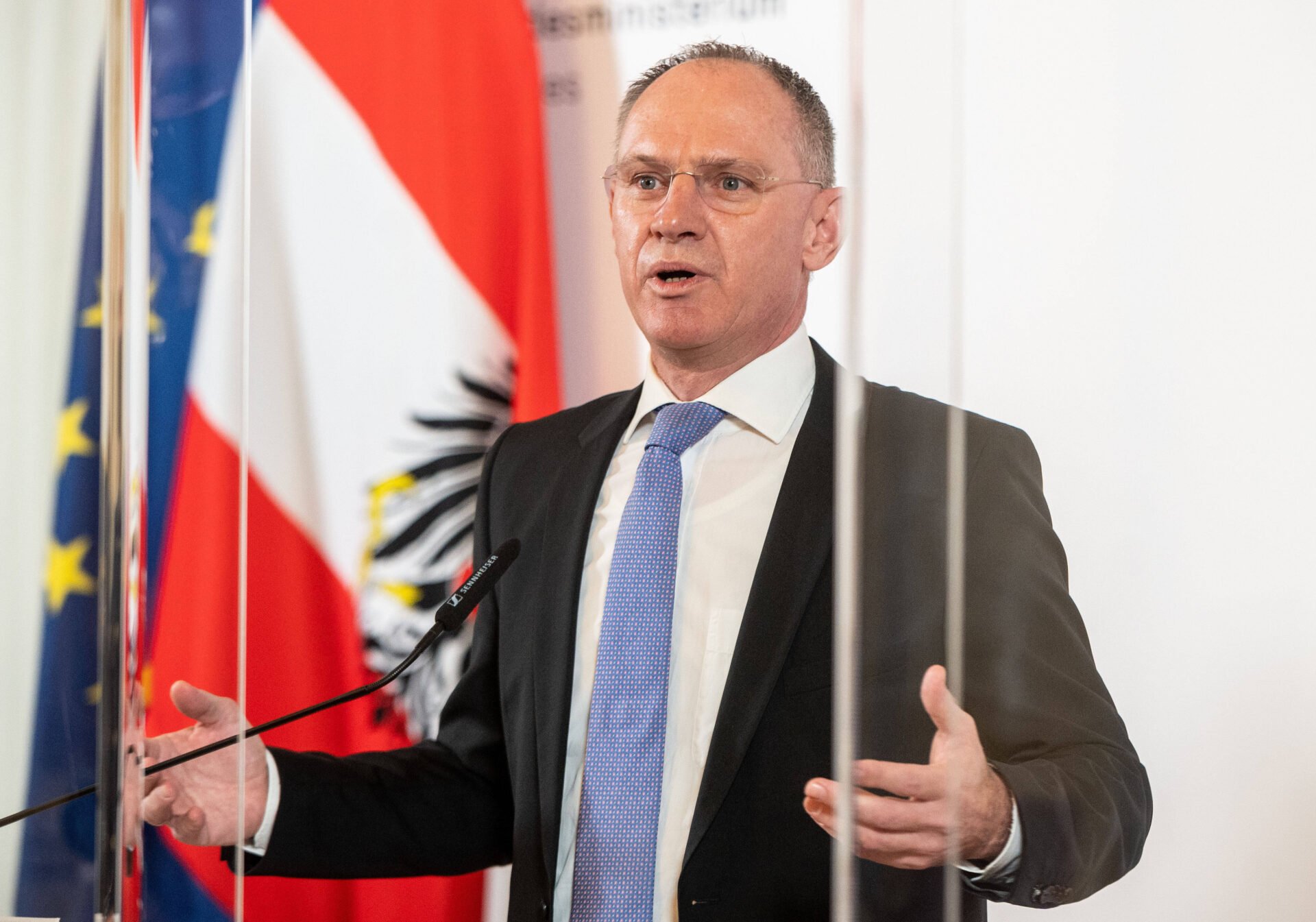 „Ganz besonderer Tag für den Verfassungsschutz“: Regierung beschließt Einführung von Staatstrojanern - Apollo News