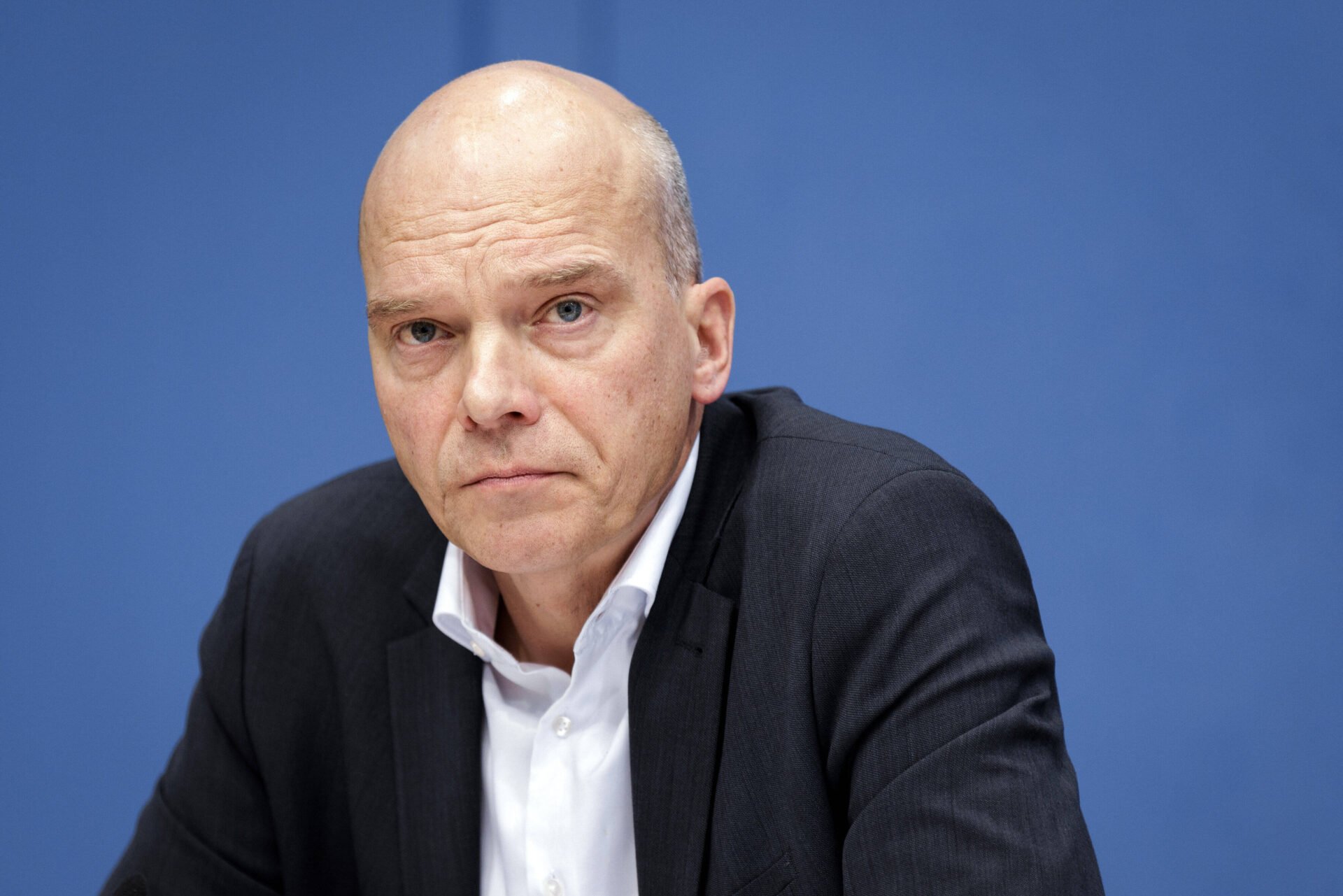 Sprecher des Gesundheitsministeriums droht Journalisten