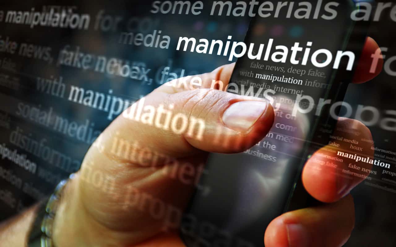 “Wie der Staat die Demokratie aushöhlt”: Faktenchecker - Connections News