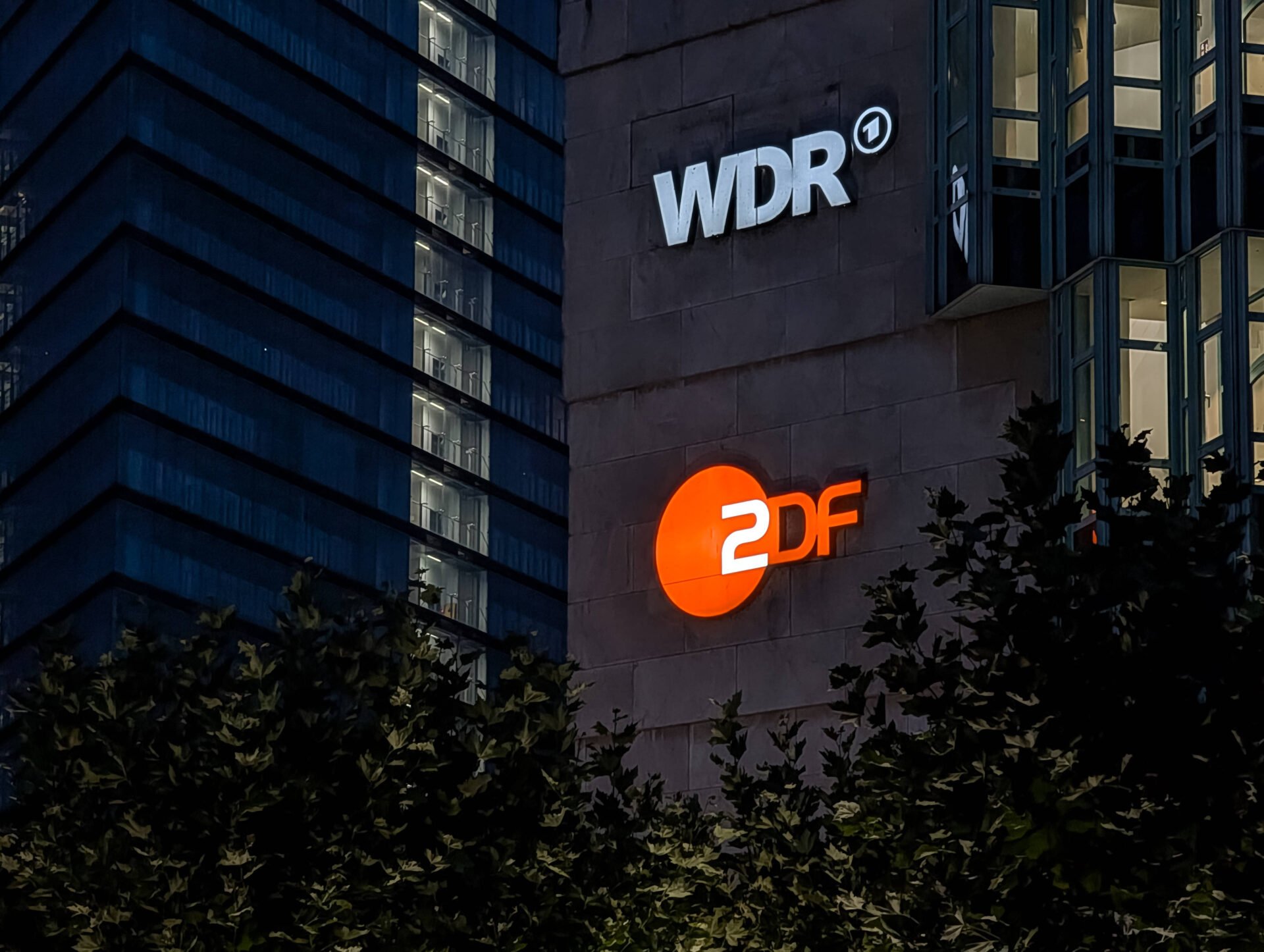 „Ja, die gibt's“: ZDF-Mitarbeiter berichtet im Landtag über Einschüchterung und politische Einflussnahme im ÖRR - Apollo News