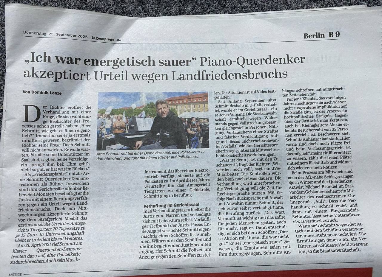 Klavier als Waffe gegen die Polizei — Urteil akzeptiert, zuhause warten seine pflegebedürftigen Eltern