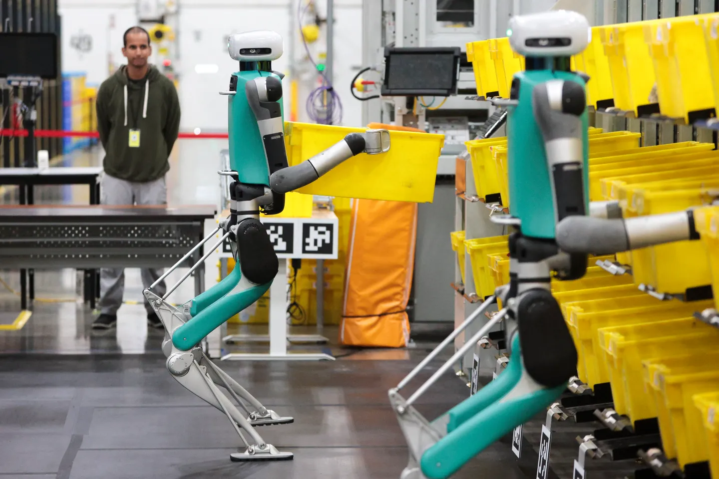 30 Cent mehr Profit pro Paket: Amazon will alleine in den USA 600'000 Mitarbeiter feuern und durch Roboter ersetzen 30 Cent mehr Profit pro Paket: Amazon will alleine in den USA 600'000 Mitarbeiter feuern und durch Roboter ersetzen