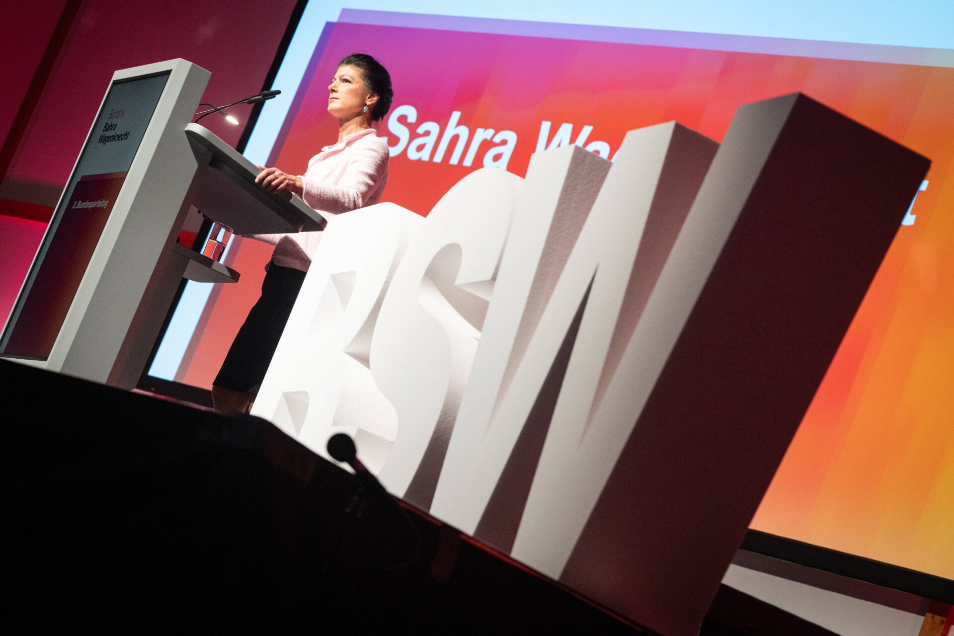 BSW heißt jetzt „Bündnis Soziale Gerechtigkeit und Wirtschaftliche Vernunft“ – De Masi neuer Parteichef - Apollo News BSW heißt jetzt „Bündnis Soziale Gerechtigkeit und Wirtschaftliche Vernunft“ – De Masi neuer Parteichef - Apollo News