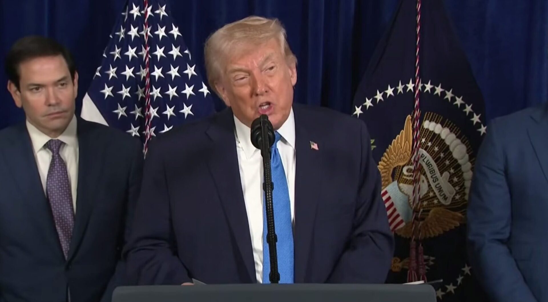 Präsident muss „auf seinen Arsch aufpassen“: Trump droht auch Kolumbien mit Intervention - Apollo News Präsident muss „auf seinen Arsch aufpassen“: Trump droht auch Kolumbien mit Intervention - Apollo News