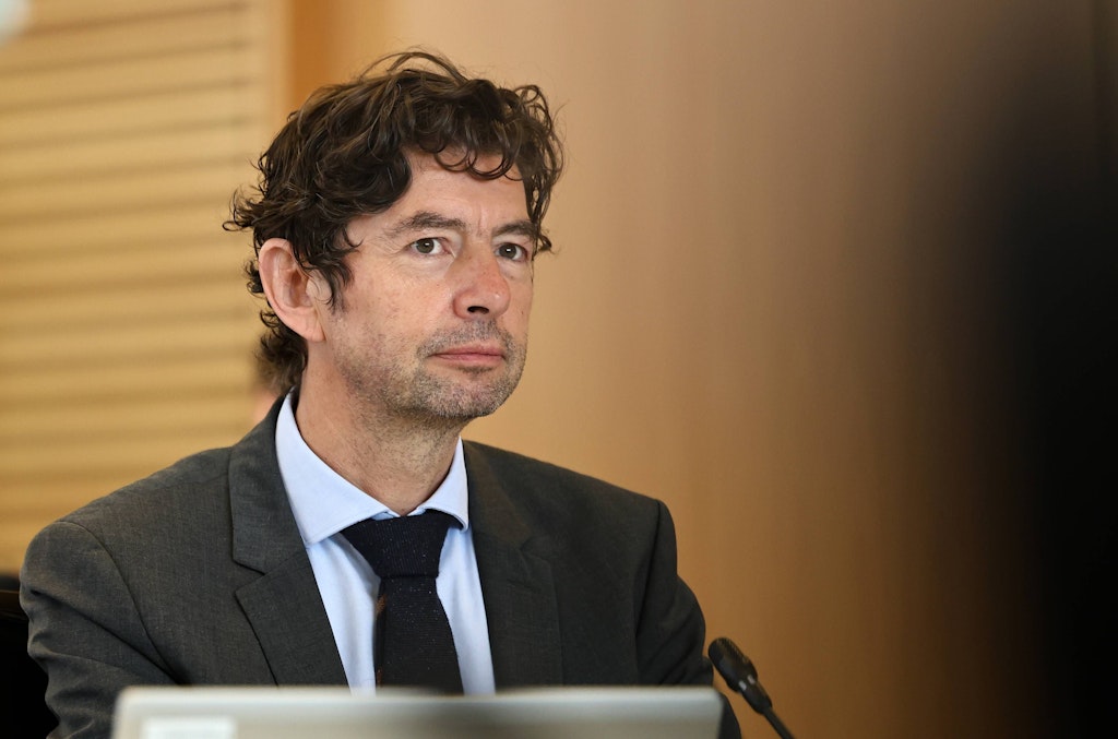 Zum vierten Mal verschoben: Drückt sich Christian Drosten vor diesem Gerichtstermin?