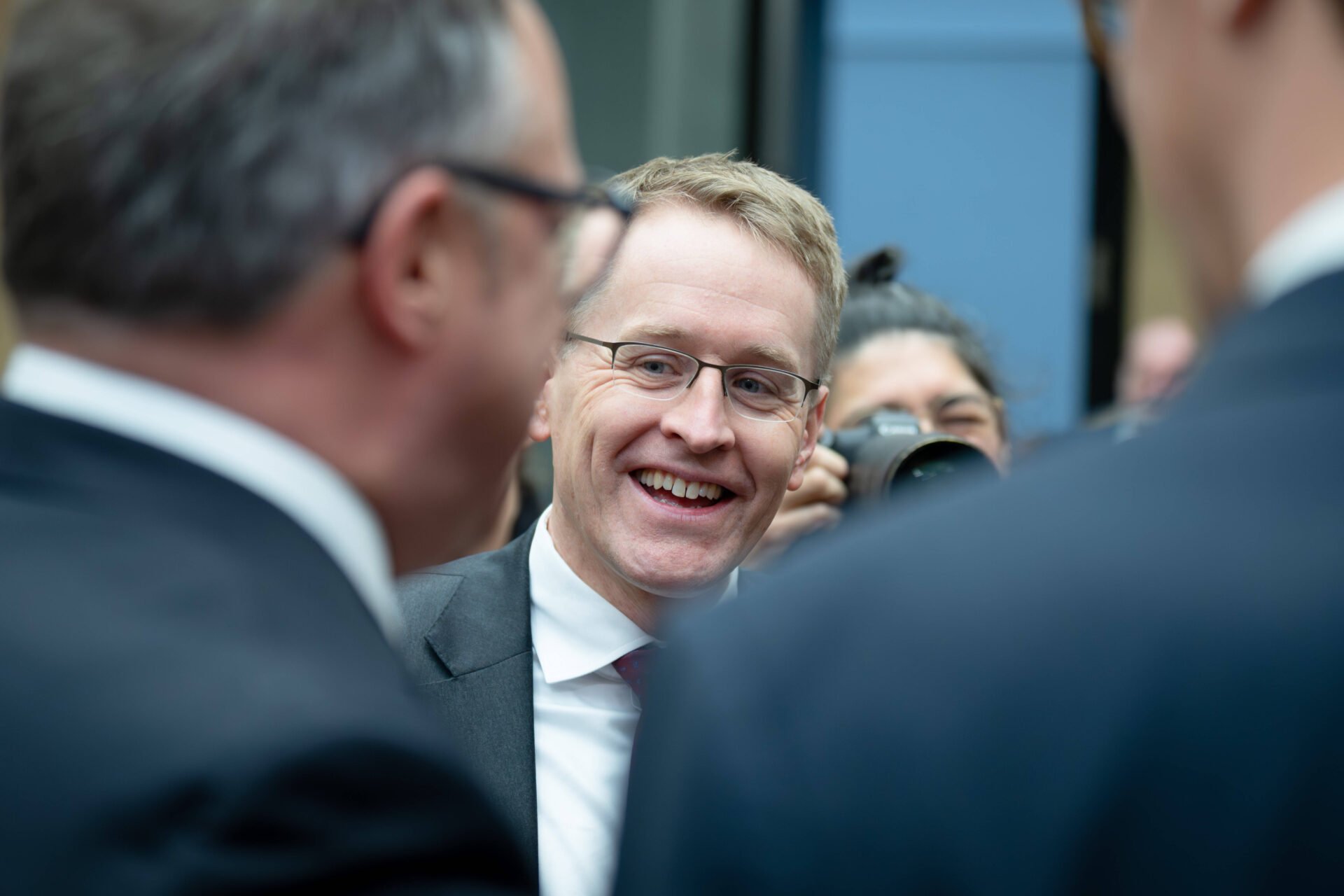 Klarnamenpflicht und Zugangskontrolle im Netz: Günther-Pläne sollen auf CDU-Parteitag beschlossen werden - Apollo News