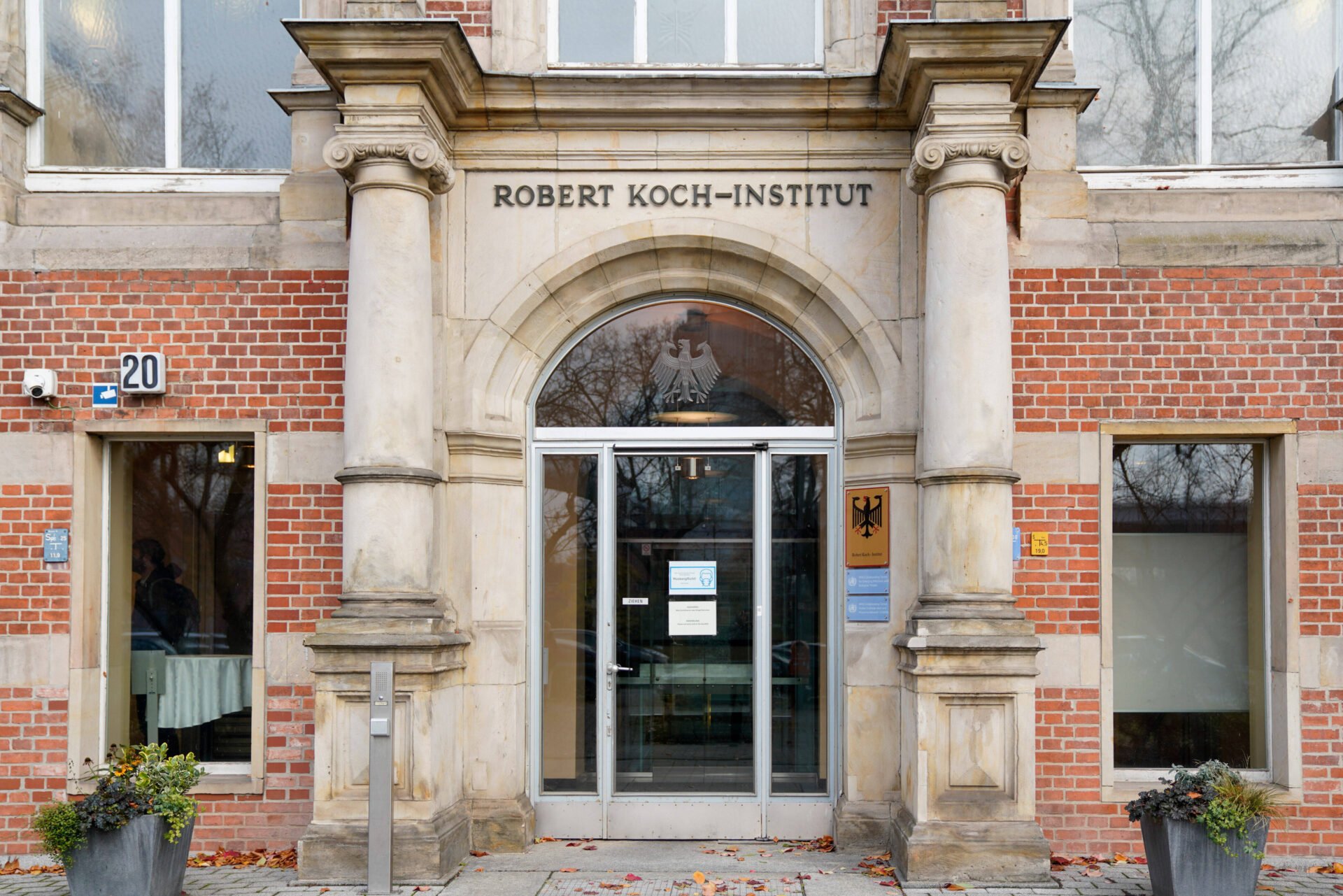 Teurer Widerstand gegen Transparenz: RKI zahlte 749.000 Euro, um Auskunftsansprüche abzuwehren - Apollo News