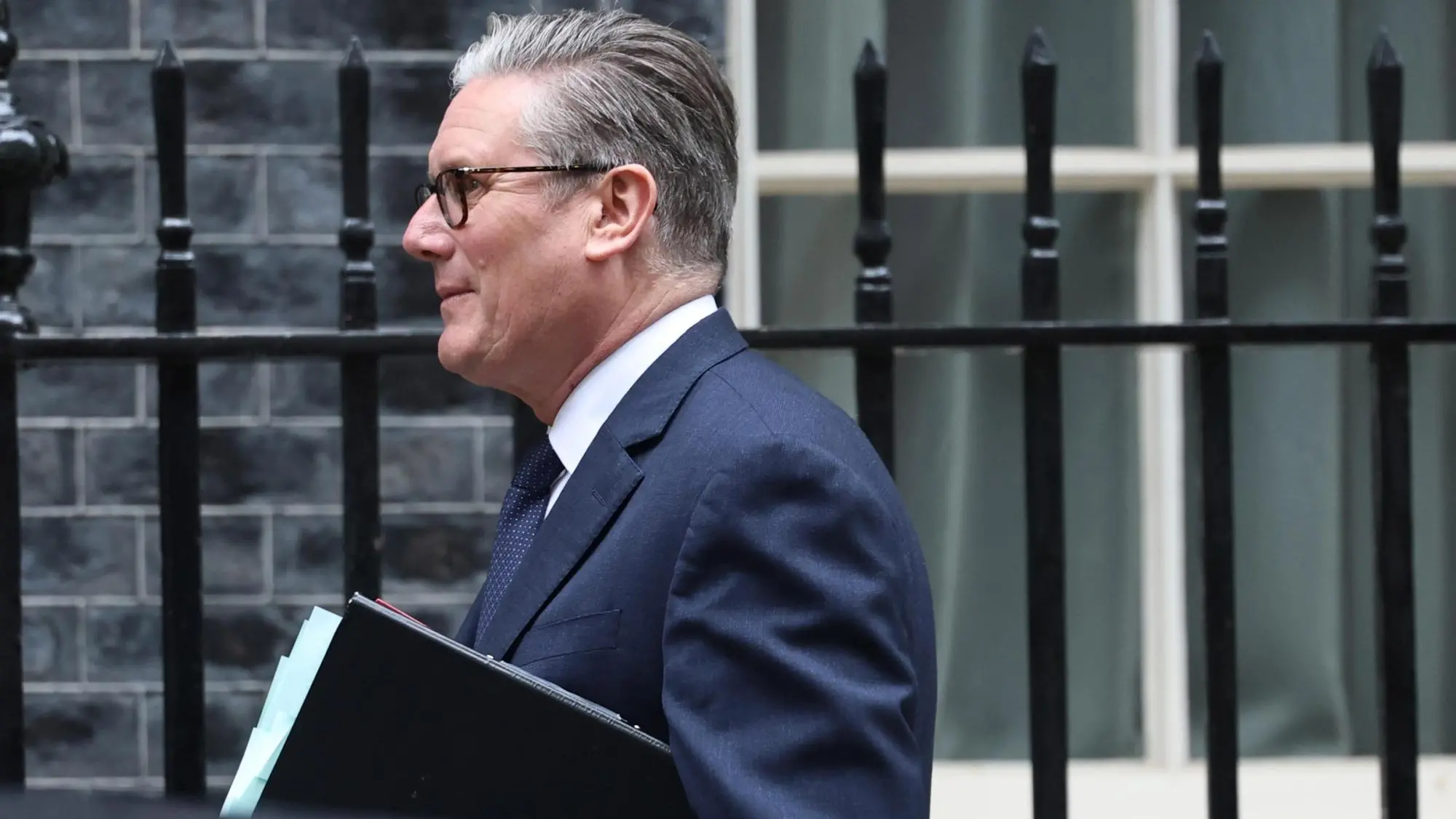 Epstein-Fall, neue hochrangige Rücktritte in England. Starmer unter Druck: „Er sollte zurücktreten.“ - L'Unione Sarda German