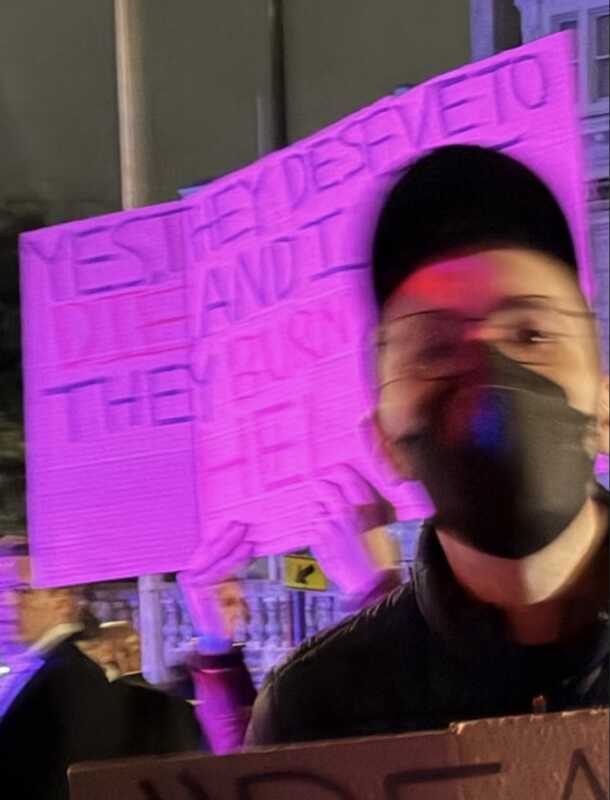 Es gab wohl Protesste mit eindeutigen Forderungen während des Feuerüberfalls aufs WHCD