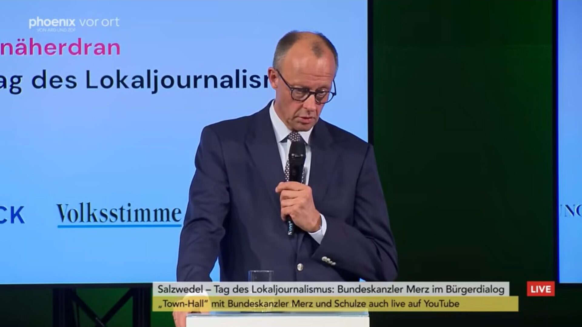 „Was ist besser geworden, seit Sie Kanzler sind?“ – bei dieser Frage an Merz bricht das Publikum in Gelächter aus - Apollo News