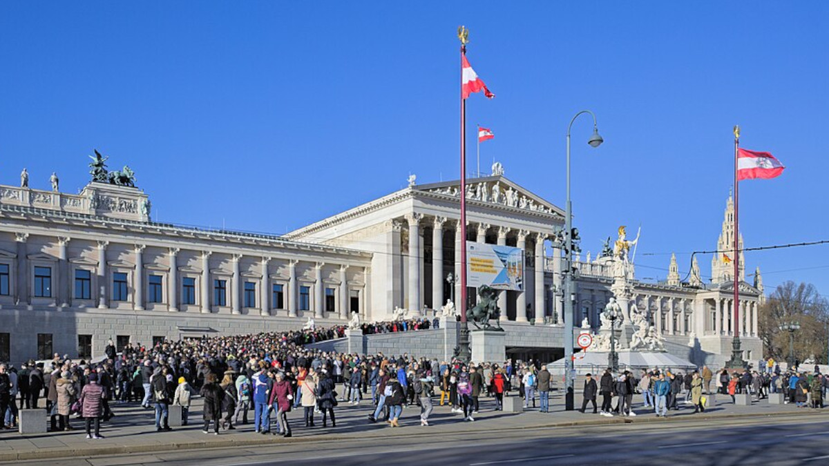 Austrian Corruption: Wie der Benko-Sumpf immer tiefer wird Austrian Corruption: Wie der Benko-Sumpf immer tiefer wird