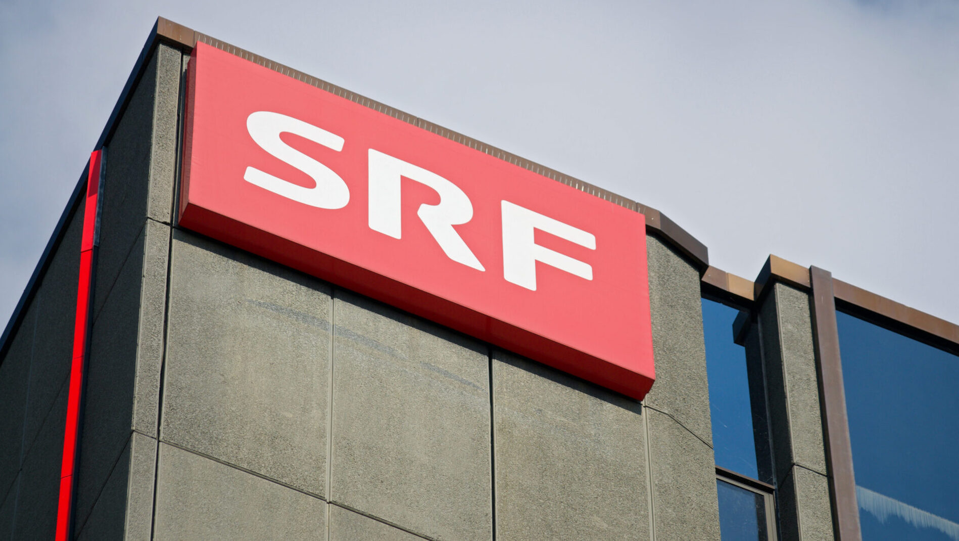 Auch der SRF behauptet, Musk habe „explizit zu Gewalt“ aufgerufen - Apollo News