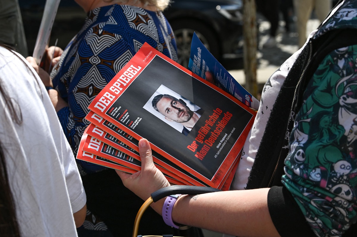 Sturmgeschütz der Brandmaurer: Der Spiegel gegen die demokratische Normalität
