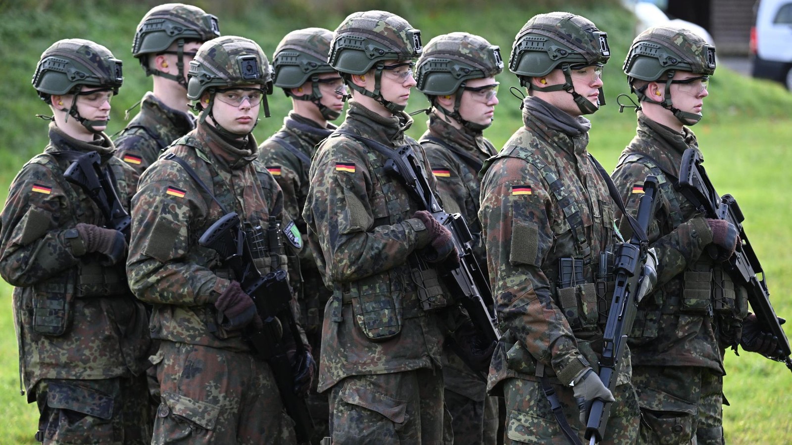 Wehrdienst: Bundeswehr startet Zwangsmusterung für junge Männer