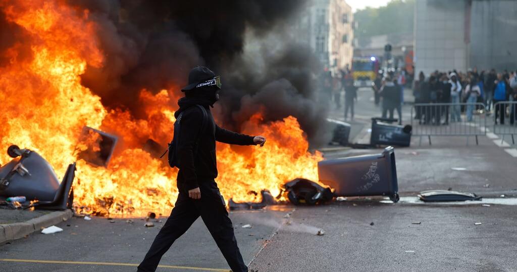 «Tötet sie!» Schülerproteste in Frankreich werden immer gewalttätiger