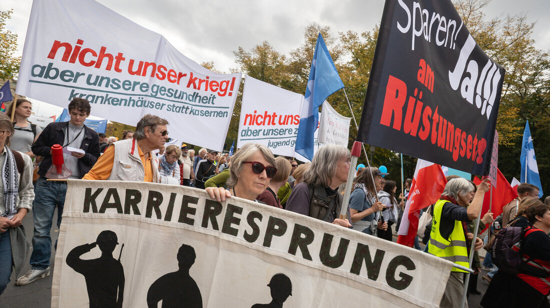 Demos gegen Krieg und Aufrüstung: Tausende für den Frieden
